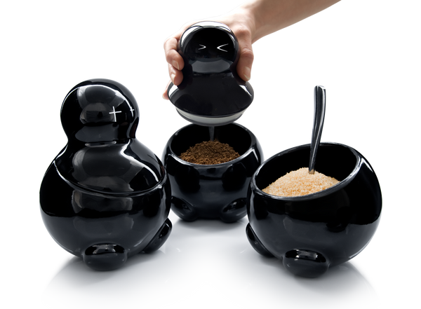 Black storage jars by Thabto